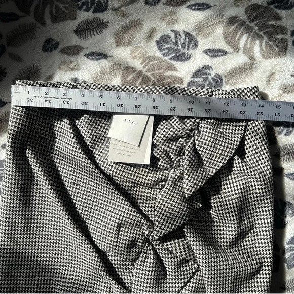 A.L.C Jupiter Houndstooth Ruffled Mini Skirt Size 4 New with Tags - Picture 7 of 9